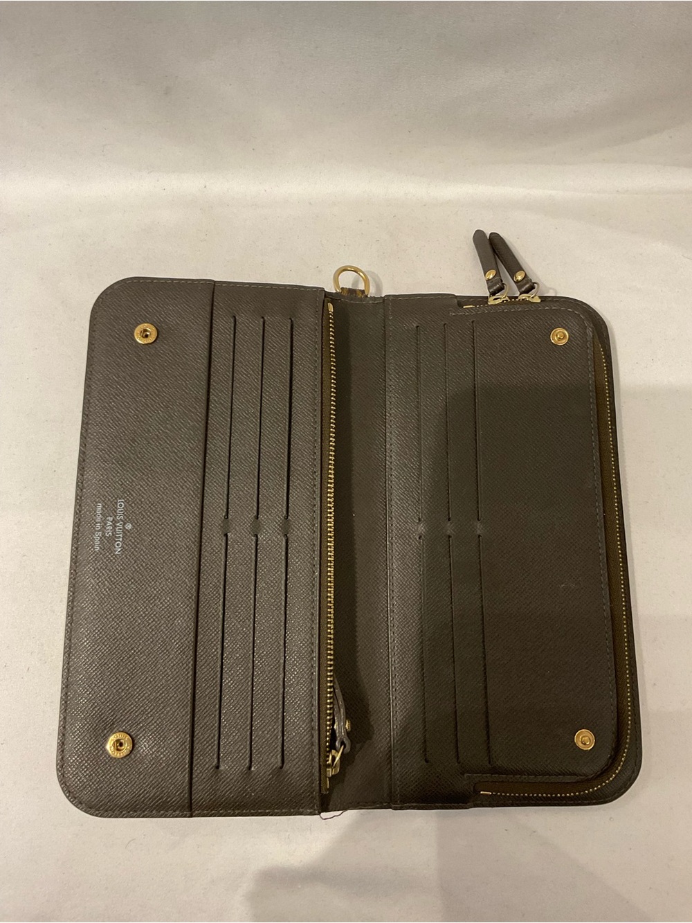 Louis Vuitton Wallet - Picture 5 of 11